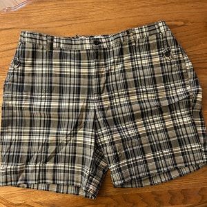 CJ Banks shorts 18W